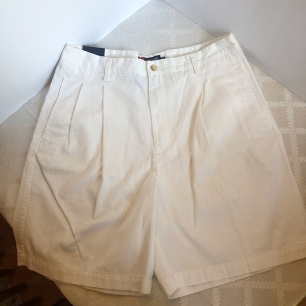 Vintage Y2K Chaps NWOT Pleated Front White Shorts 33 Waist